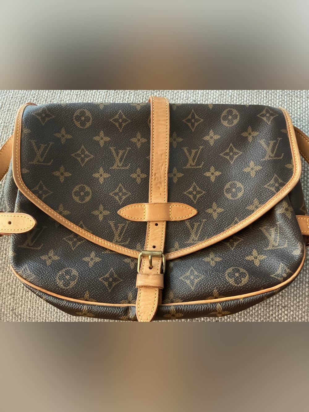 Louis Vuitton Saumur 35 Messenger Bag - Picture 16 of 16